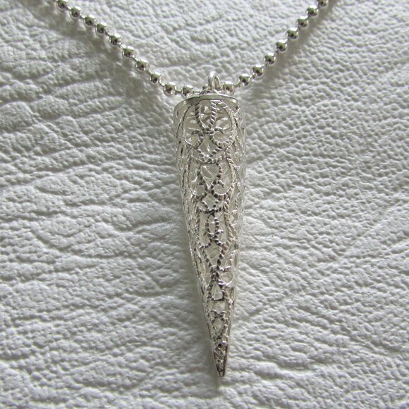 Silver Scroll Work Cone V-shaped Pendant Necklace - NEW - Picture 3 of 3